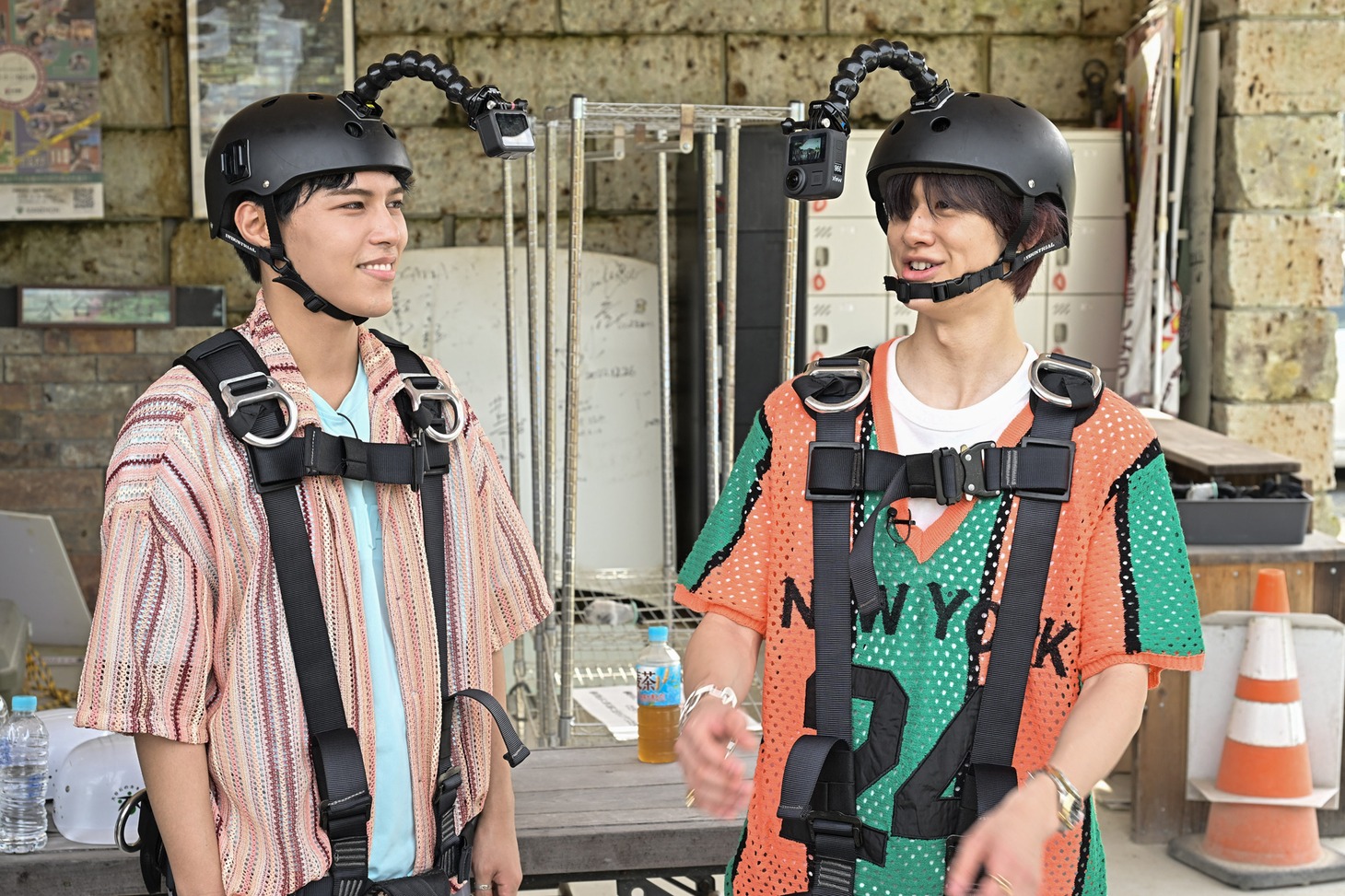 BUDDiiSが出演する「EBiDANのフォトリップ」初回より。(c)カンテレ