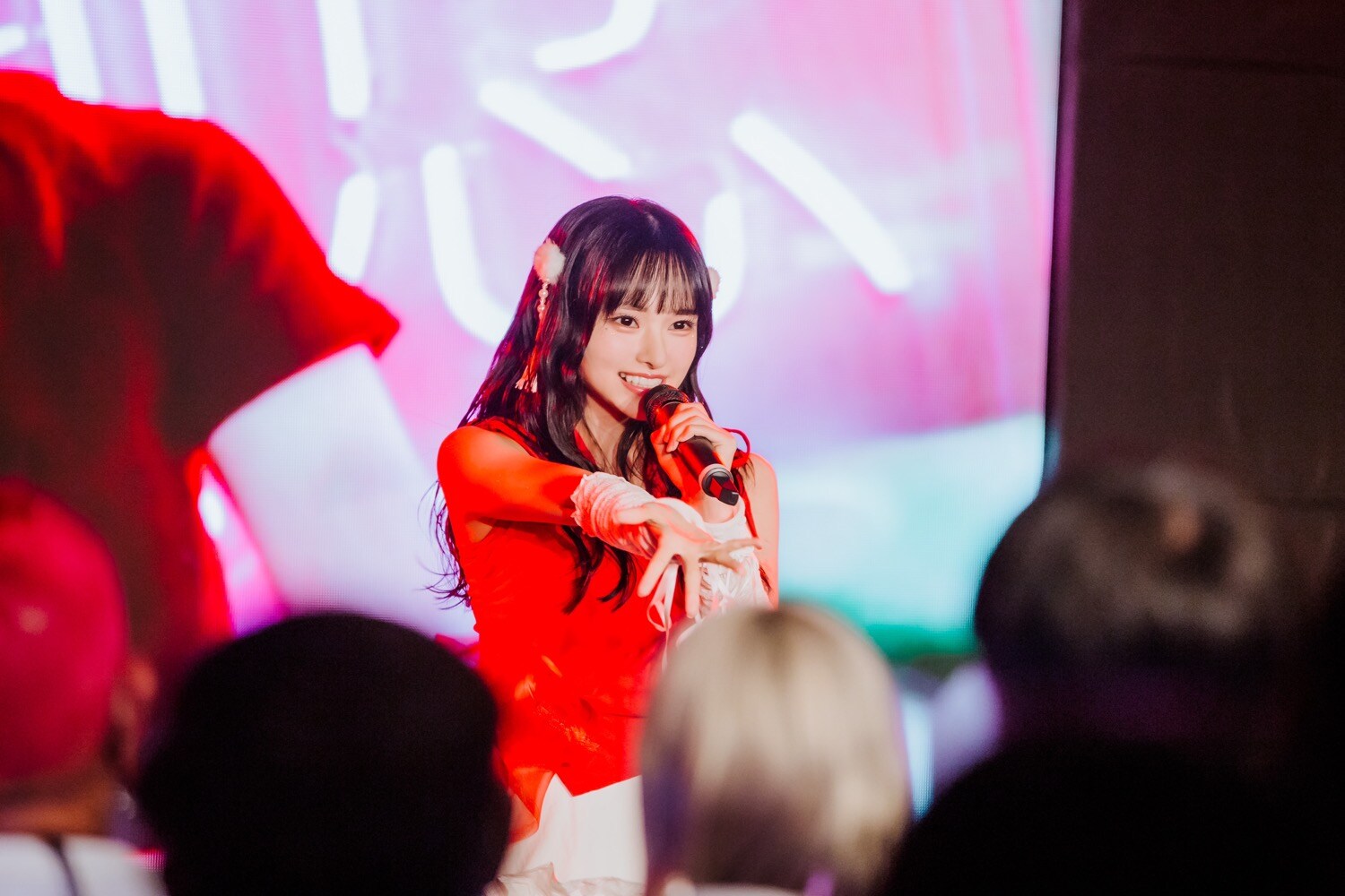 藤咲凪がメイド服で新曲初披露、最終未来少女の定期ワンマン開催決定