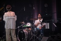 Kaedeと佐久間裕太（Dr）。