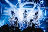 手羽先センセーションワンマンライブ「終わらない暑気衝動」の様子。