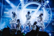 手羽先センセーションワンマンライブ「終わらない暑気衝動」の様子。