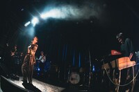 「Love Deluxe Tour 2024」東京公演の様子。（撮影：廣田達也）