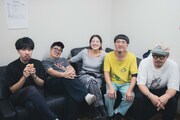優河とバンドメンバー。(撮影:廣田達也)