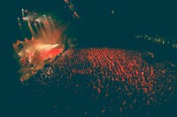 フレデリックのパフォーマンスの様子。（撮影：渡邊一成）