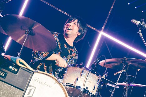 高橋武（Dr / フレデリック）（撮影：渡邊一成）