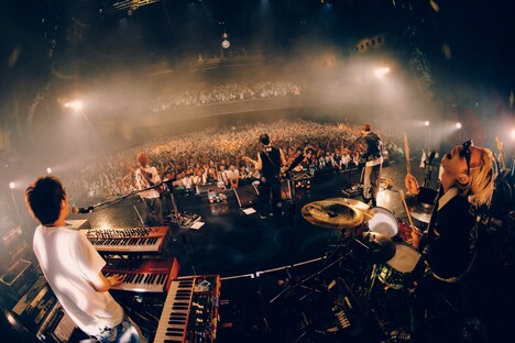 go!go!vanillasのパフォーマンスの様子。（Photo by renzo）