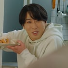 宮舘涼太が川島明とミツカン「〆鍋」新CMに出演、カットがかかっても食べ続ける