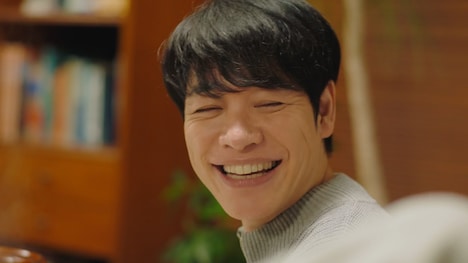 ミツカンCM「ゆる～い時間て、サイコーだ」編に出演する川島明（麒麟）。