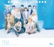 INIカレンダー (c)LAPONE Entertainment