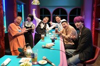 テレビ朝日系「あの名曲歌って♪おねだり歌謡祭 ～昭和から令和の名曲を熱唱＆スナックでトーク～」より。(c)テレビ朝日