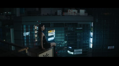 ELSEE「POW POW」ミュージックビデオより。