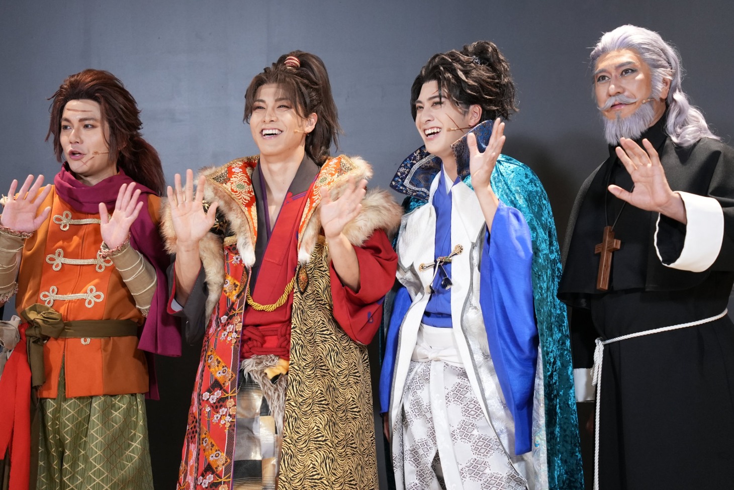 「前田慶次 かぶき旅 STAGE&LIVE～肥後の虎・加藤清正編～」囲み取材の様子。