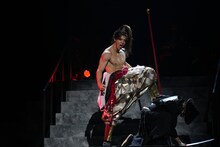 RIKU扮する前田慶次。