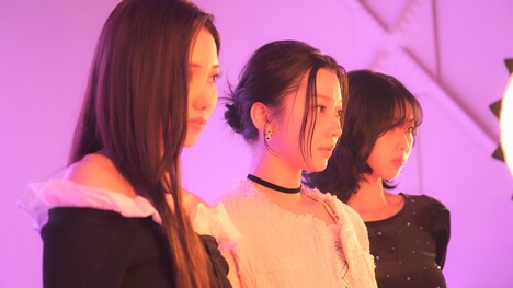 「IS:SUE THE BEGINNING」より。