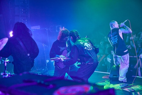 「Petit Brabancon Tour 2024『BURST CITY』」愛知・DIAMOND HALL公演の様子。