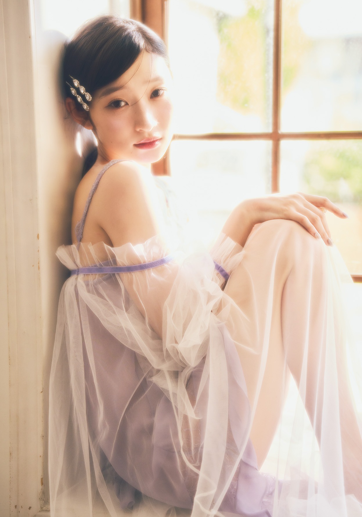 宮本佳林の写真集「Prink」より。