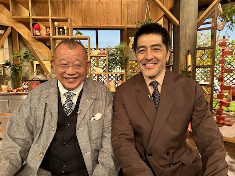 左から笑福亭鶴瓶、谷中敦（東京スカパラダイスオーケストラ）。