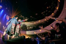 「スパンコールグッドタイムズ RELEASE ONEMAN SHOW 『キネマとユニバース』」東京・東京キネマ倶楽部公演の様子。（Photo by KentaKUMEI）