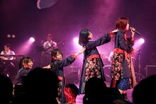 「スパンコールグッドタイムズ RELEASE ONEMAN SHOW 『キネマとユニバース』」東京・東京キネマ倶楽部公演の様子。（Photo by KentaKUMEI）