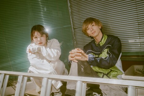 UNFAIR RULE。左が山本珠羽（Vo）。