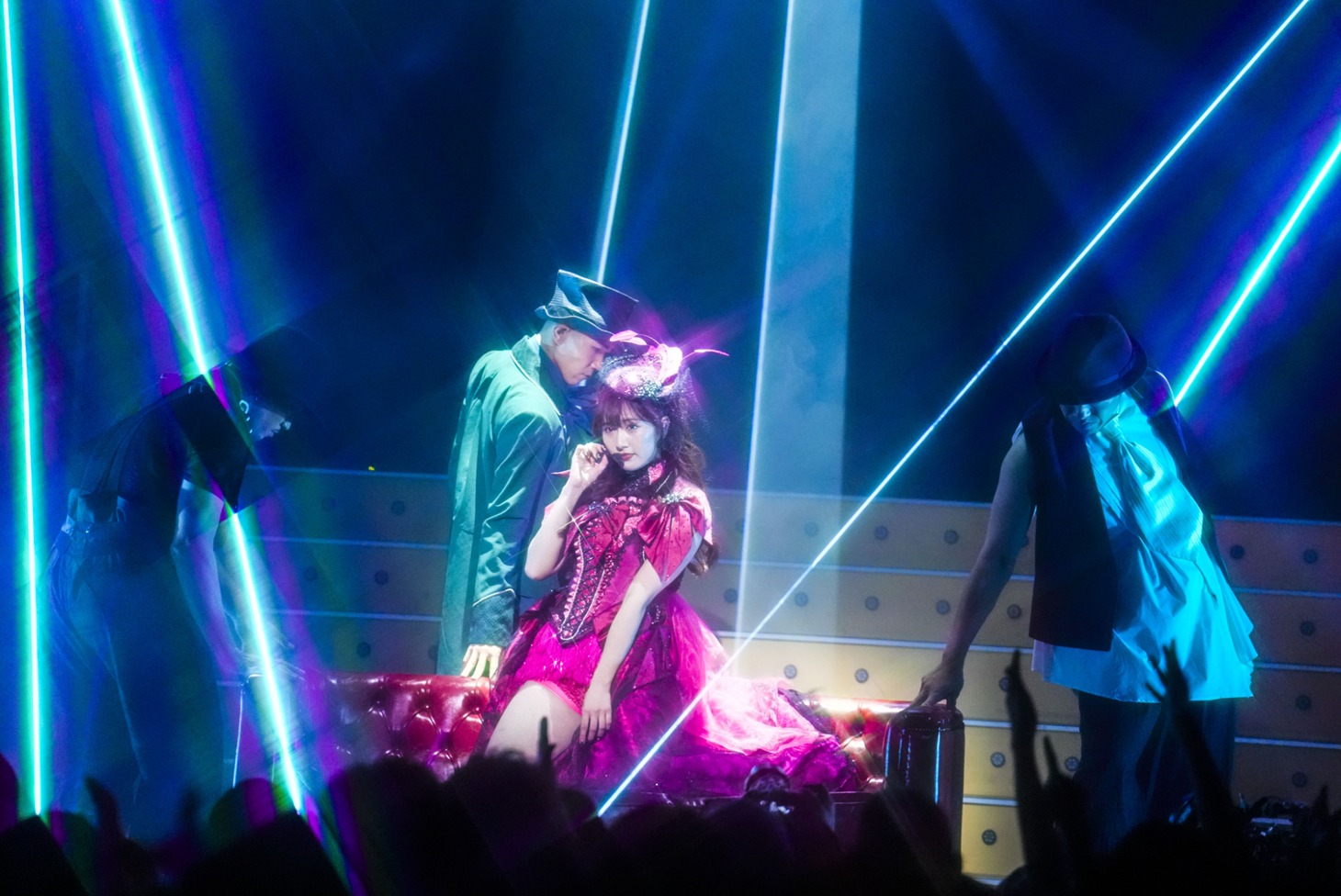「Welcome to AYAKA NATION Special Edition『VIP ROOM A+』」の様子。（撮影：上飯坂一）
