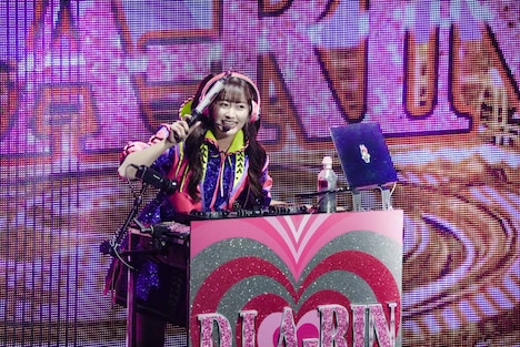 DJ A-RIN TIMEのコーナーの様子。（撮影：上飯坂一）