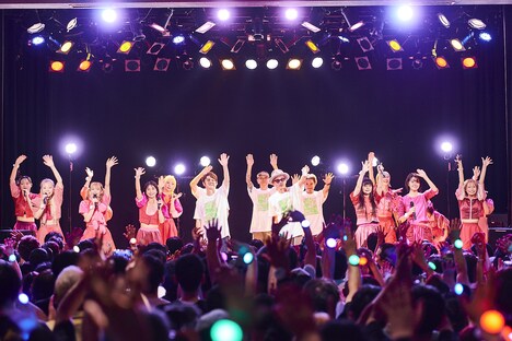 GANG PARADEとFLOW。（撮影：大橋祐希）