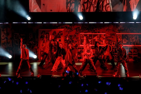 「Downforce」のパフォーマンスの様子。(撮影:小坂茂雄)