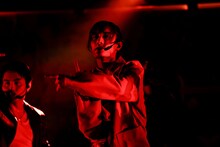 柴崎楽（撮影：小坂茂雄）