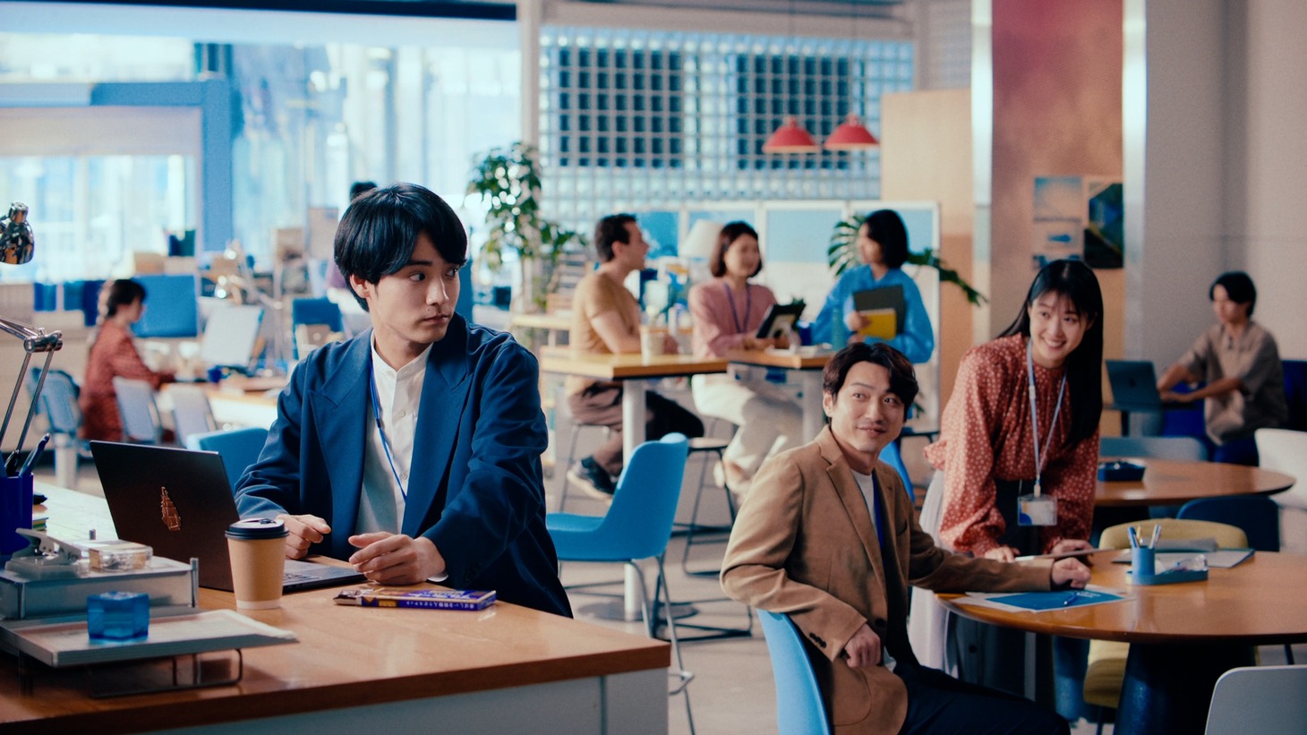 アルフォートミニチョコレートのテレビCM「I am アルフォー党」編より。