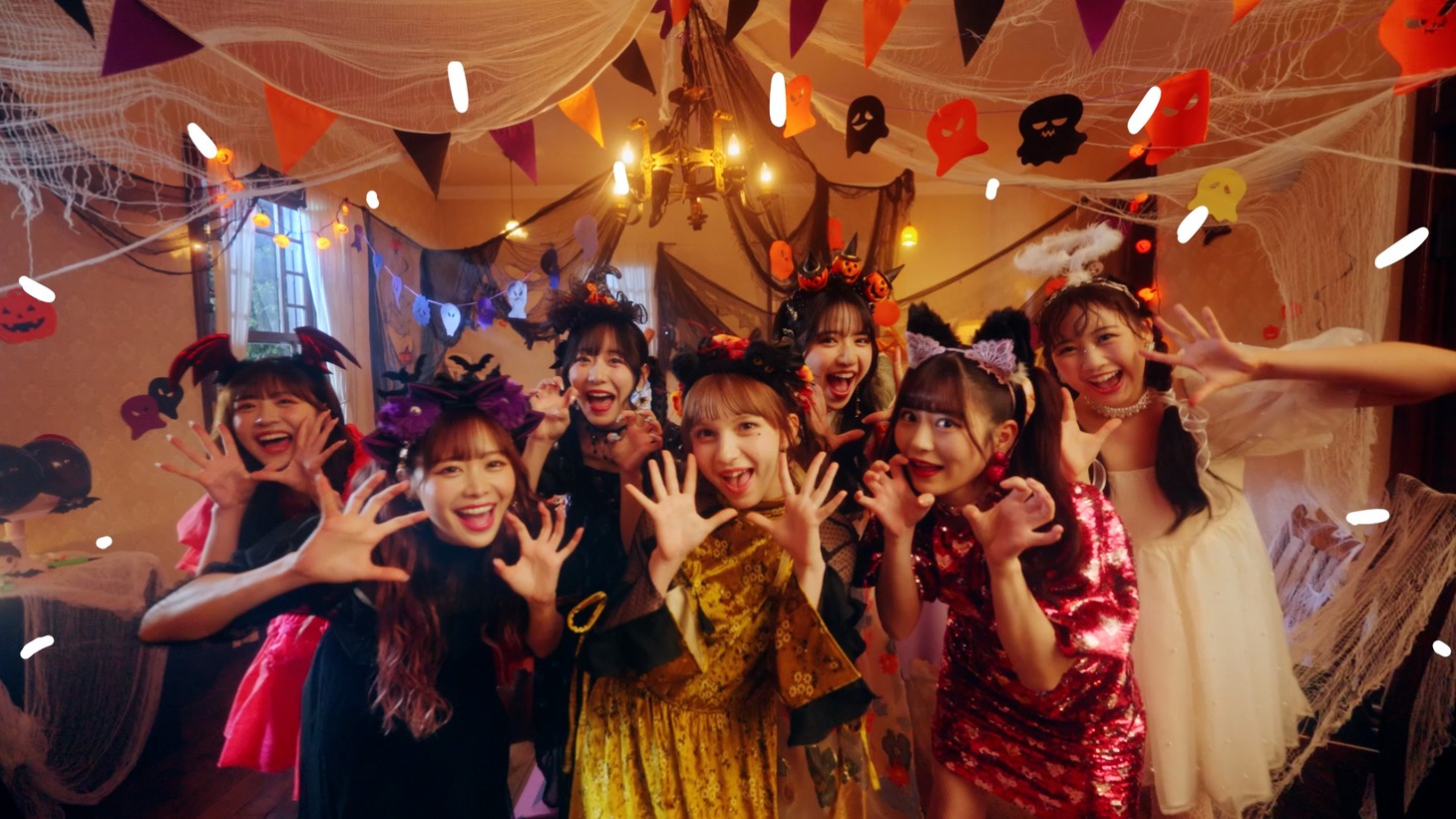 明治Web CM「Trick & Treat #FRUITS ZIPPER とお菓子で楽しむいたずらハロウィン」より。