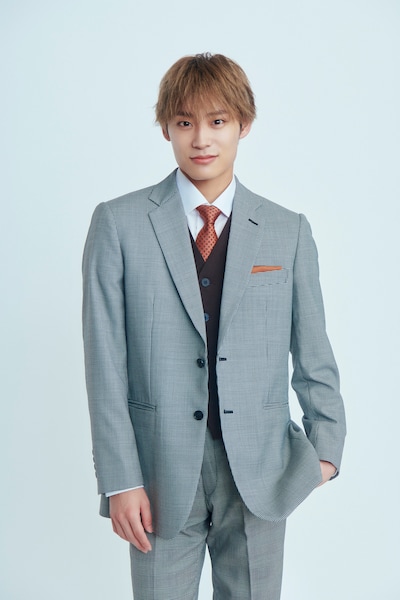 高松アロハ（超特急）演じる税所羽澄。