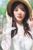 田村保乃(櫻坂46)2nd写真集「隣の席になりたい」楽天限定版の裏表紙。(撮影:三瓶康友)(c)講談社