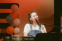 有華「YUKA "Happiness is ... " TOUR 2024」ファイナル公演の様子。（撮影：鈴木友莉）