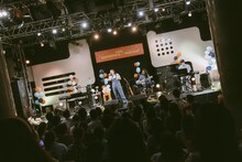 有華「YUKA "Happiness is ... " TOUR 2024」ファイナル公演の様子。（撮影：鈴木友莉）