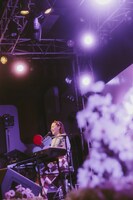 有華「YUKA "Happiness is ... " TOUR 2024」ファイナル公演の様子。（撮影：鈴木友莉）