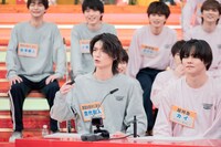 杢代和人（原因は自分にある）とカイ（超特急）。(c)「DAN! DAN! EBiDAN!」製作委員会