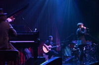 「KEVIN THE REAL MUSiiC vol.01 -Sweet potato-」の様子。