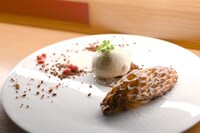 KEVIN（BUDDiiS）監修のオリジナルデザートプレート「～けびの主食～」。