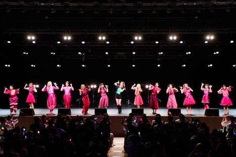 GANG PARADEとMay'n。(撮影:大橋祐希)