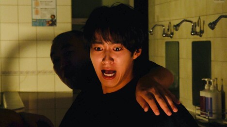 「叫叫男子～金曜深夜のホラーゲーム～」初回放送より。(c)テレビ朝日