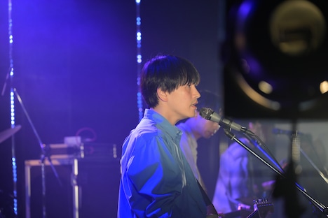 川辺素（ミツメ）（撮影：トヤマタクロウ）