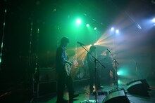 ミツメ「LIQUIDROOM 20th ANNIVERSARY mitsume live 2024 "decade"」の様子。（撮影：トヤマタクロウ）