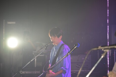 川辺素（ミツメ）（撮影：トヤマタクロウ）