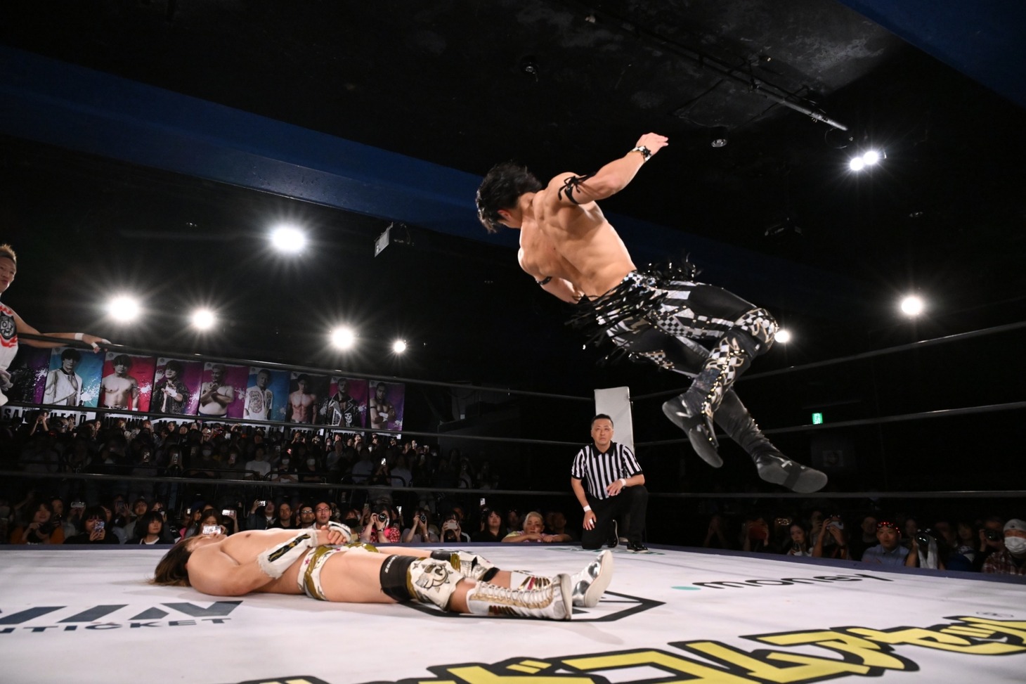 武知海青と平田一喜。