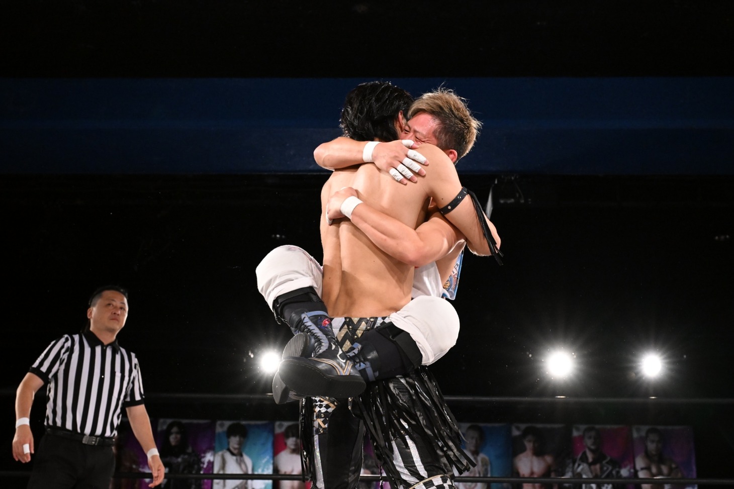 武知海青と大石真翔。