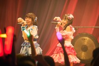 「こみっきゅおん！2nd Anniversary ONEMAN LIVE VIOLA～揺るがない想い～」の様子。（Photo by Junpei Yamada）