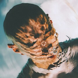 NEI、Campanellaを客演に迎えた新曲「Aqua Surface」配信