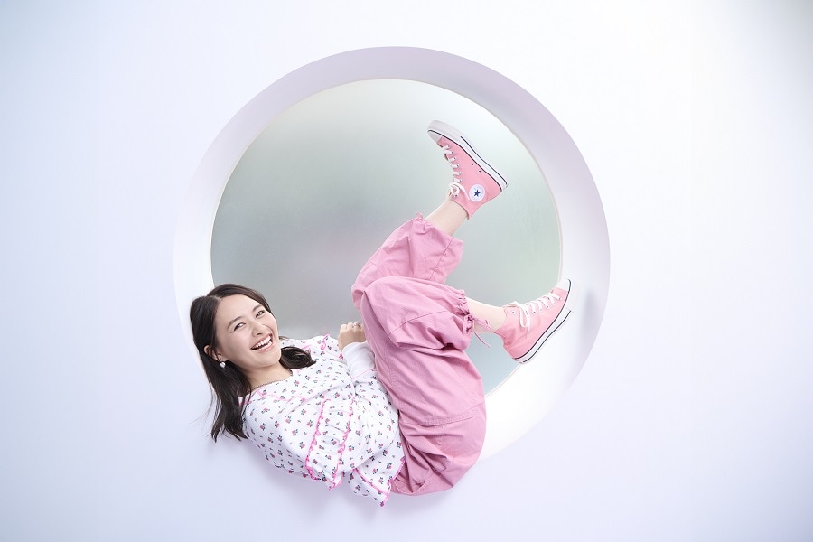 有華の新曲MV公開、「Baby you」提供したandrop内澤崇仁との共作曲