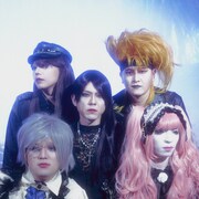 あだち麗三郎がヴィジュアル系バンドOECMZ結成、差別・偏見・戦争をなくすため
